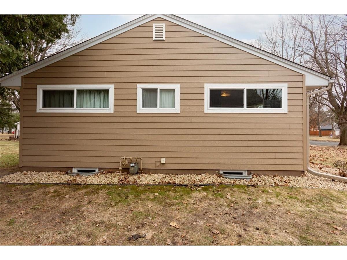 1108 Stout Street Menomonie WI 54751 1599800 image43