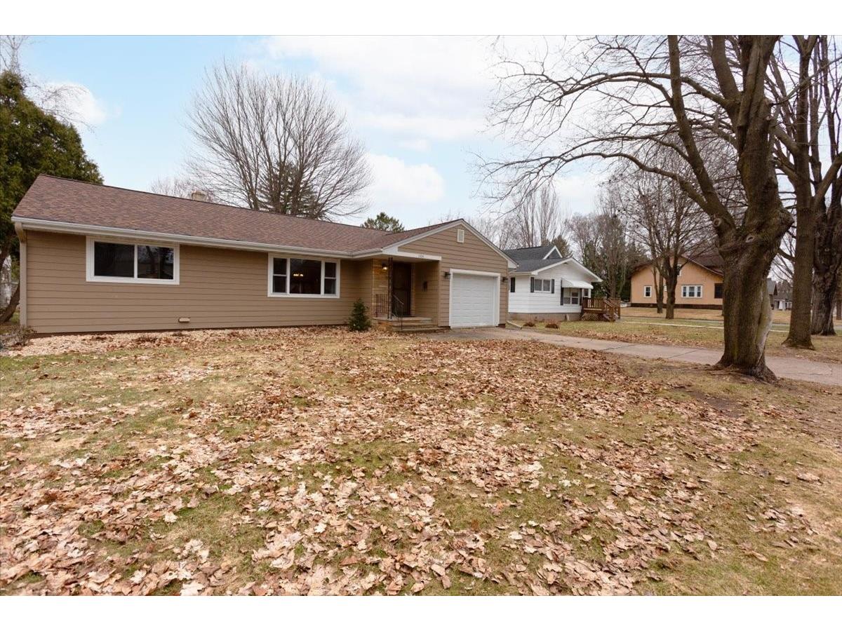 1108 Stout Street Menomonie WI 54751 1599800 image45