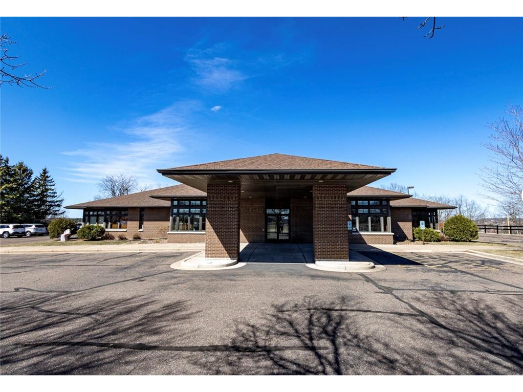 1110 Oak Ridge Drive Eau Claire WI 54701 1598931 image1