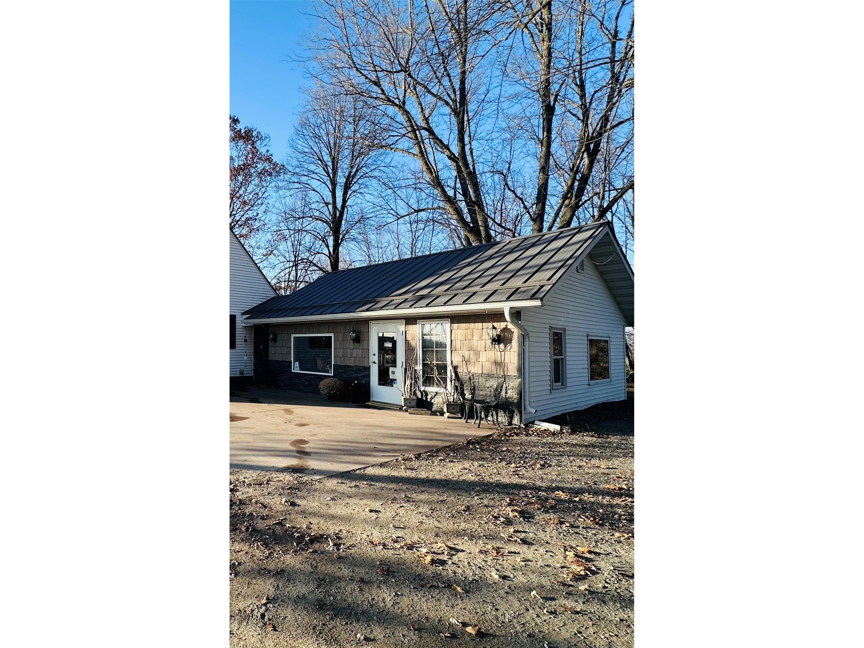 1113 E Division Street Neillsville WI 54456 1599551 image3