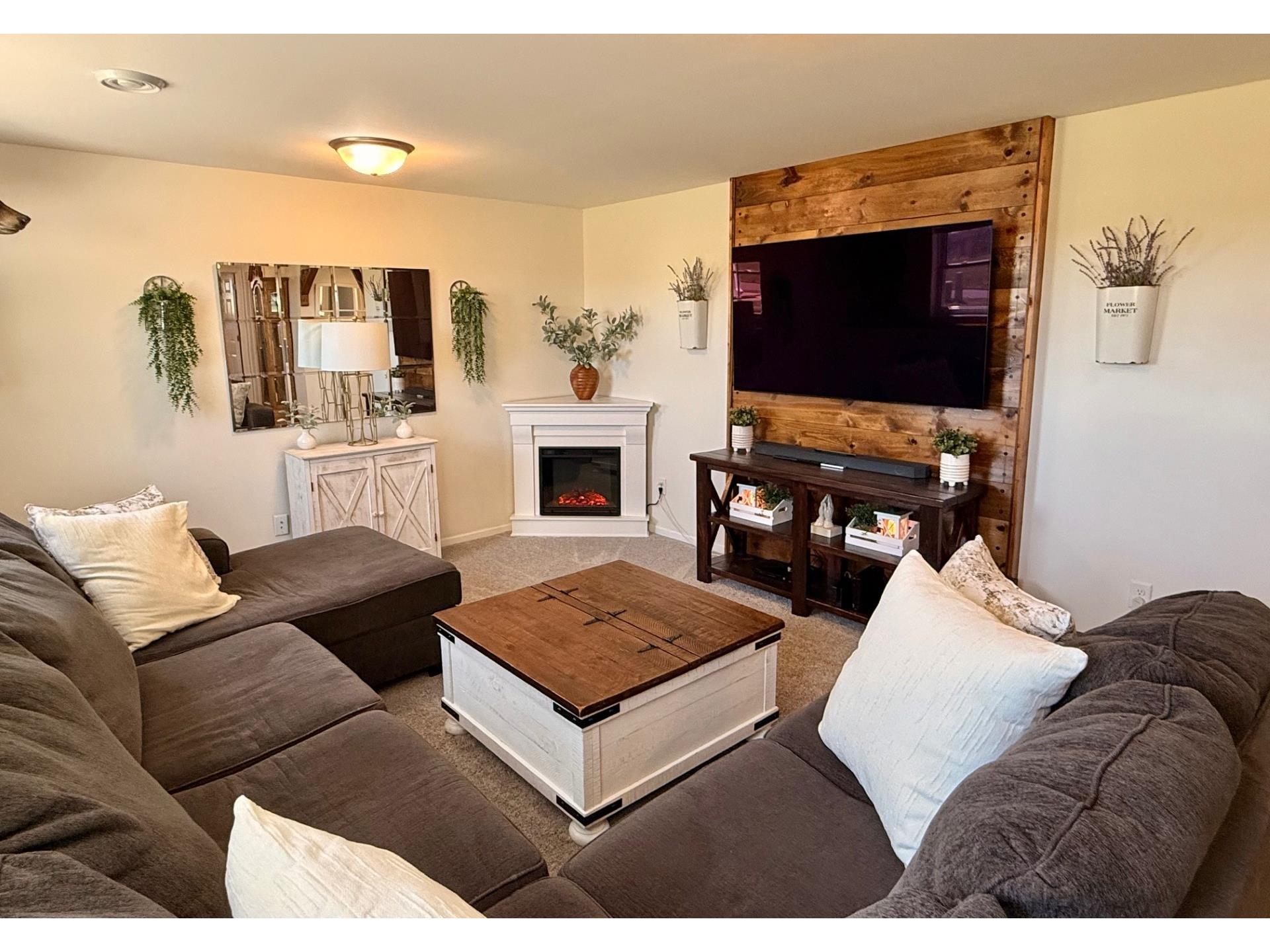 1120 Clayton Street Cameron WI 54822 1600101 image41