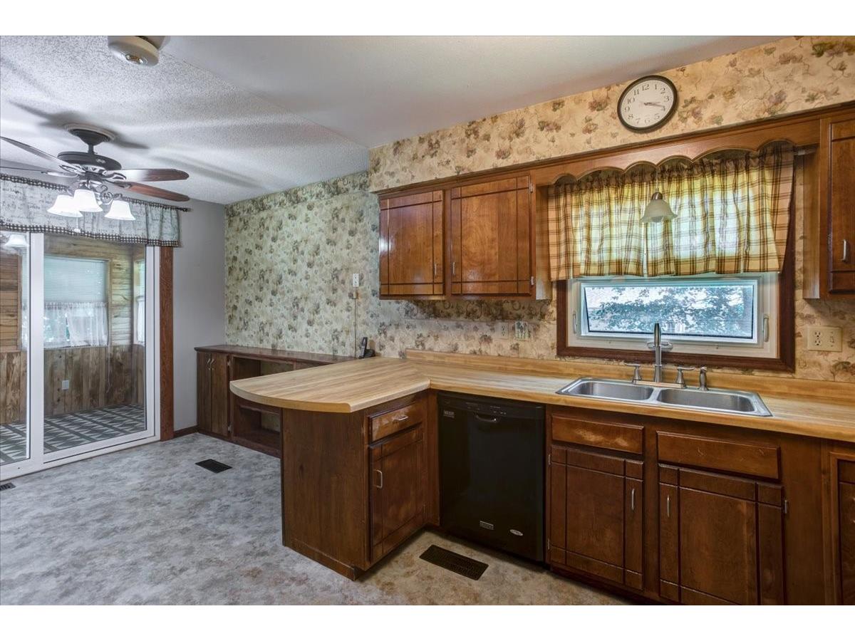 1122 Jerry Avenue Durand WI 54736 1602537 image7