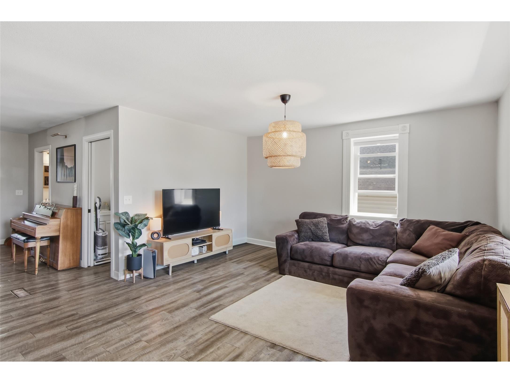 115 S Prairie Street Chippewa Falls WI 54729 1602583 image6