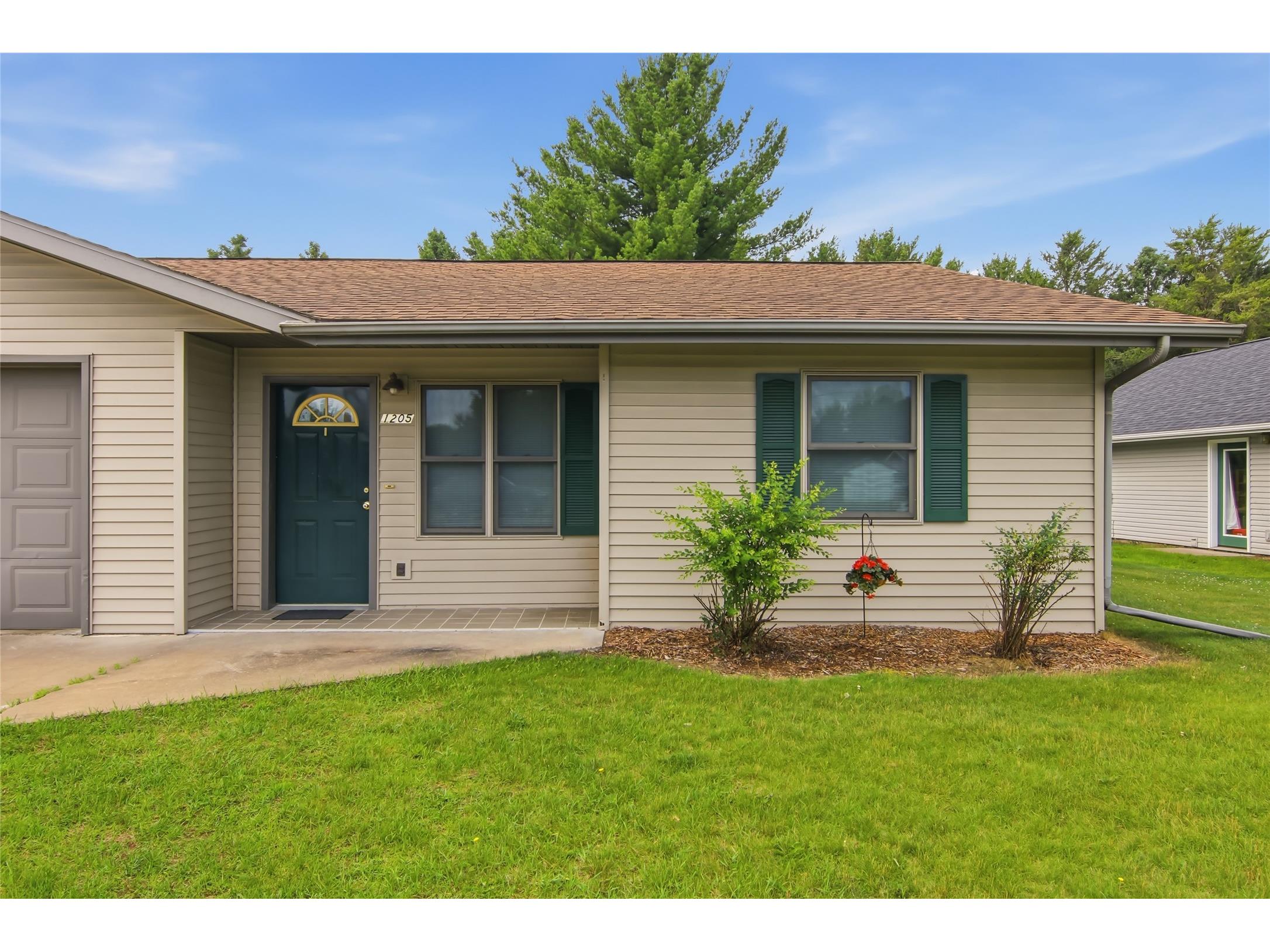 1203/1205 W Center Street Chetek WI 54728 1602718 image2