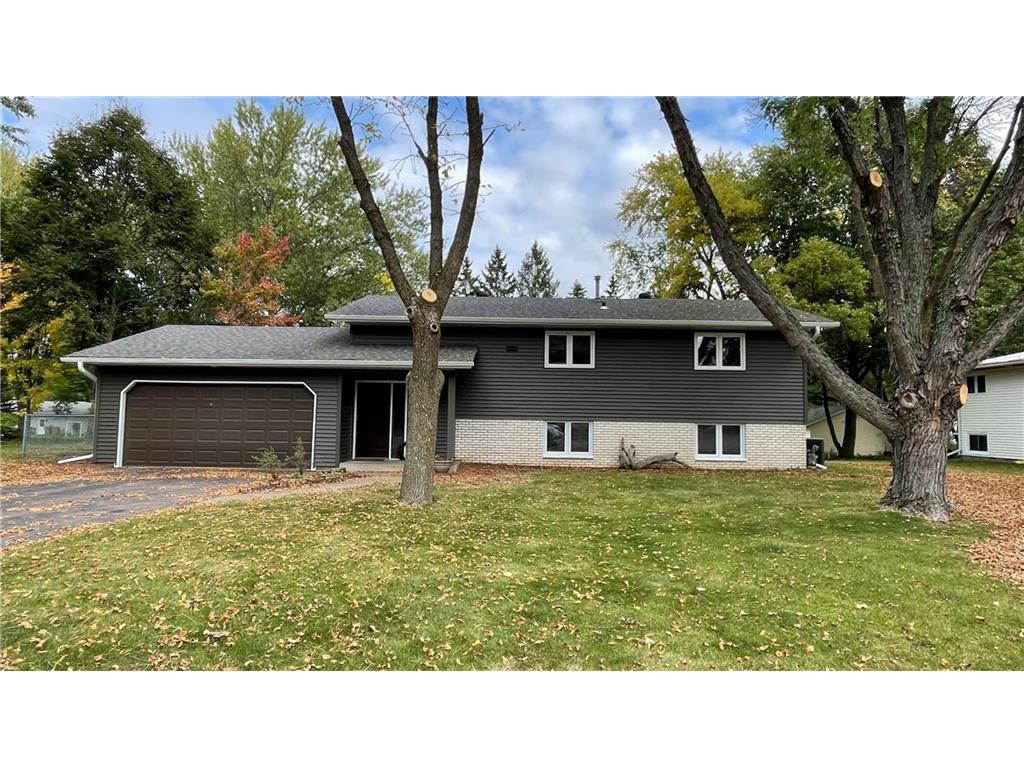 1203 Fox Run Drive Chippewa Falls WI 54729 1559078 image1