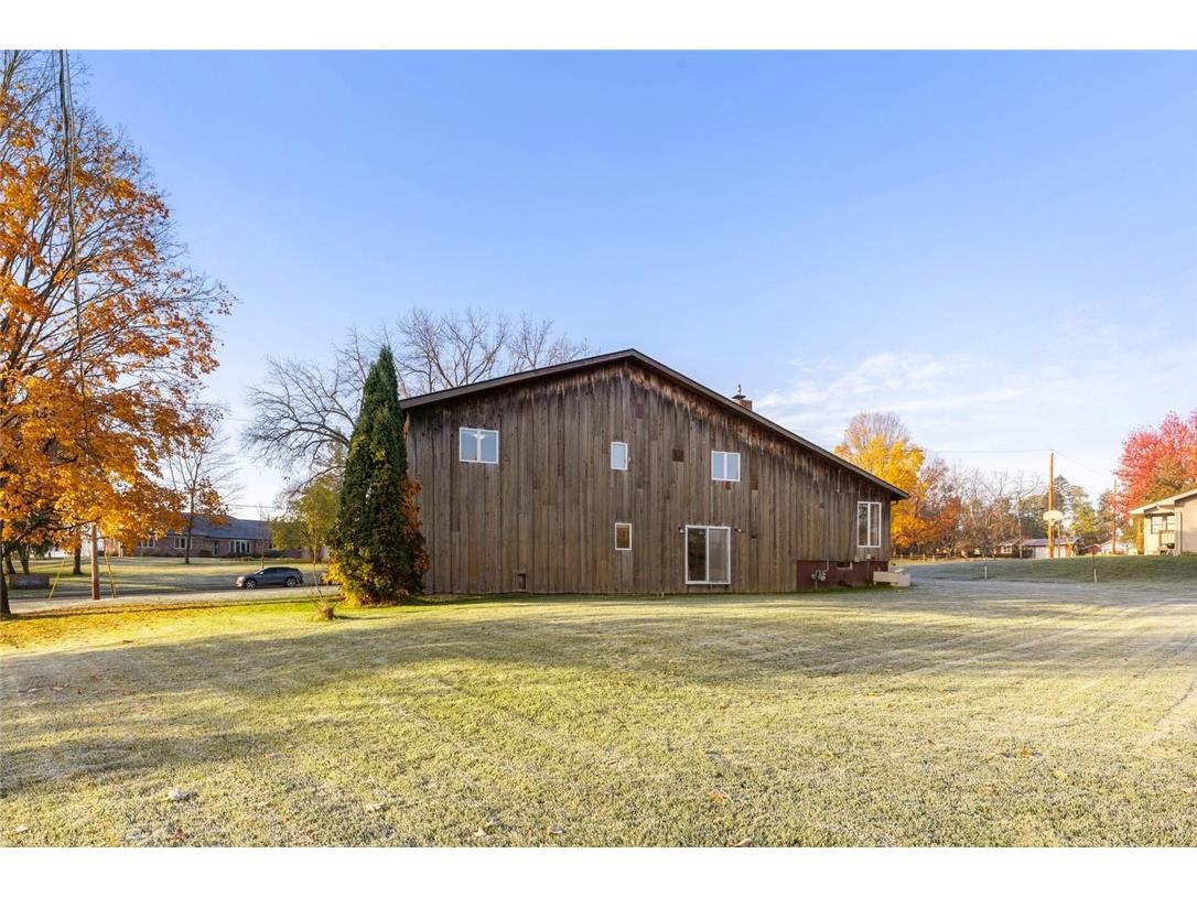 1207 Harrison Street Black River Falls WI 54615 1596858 image36