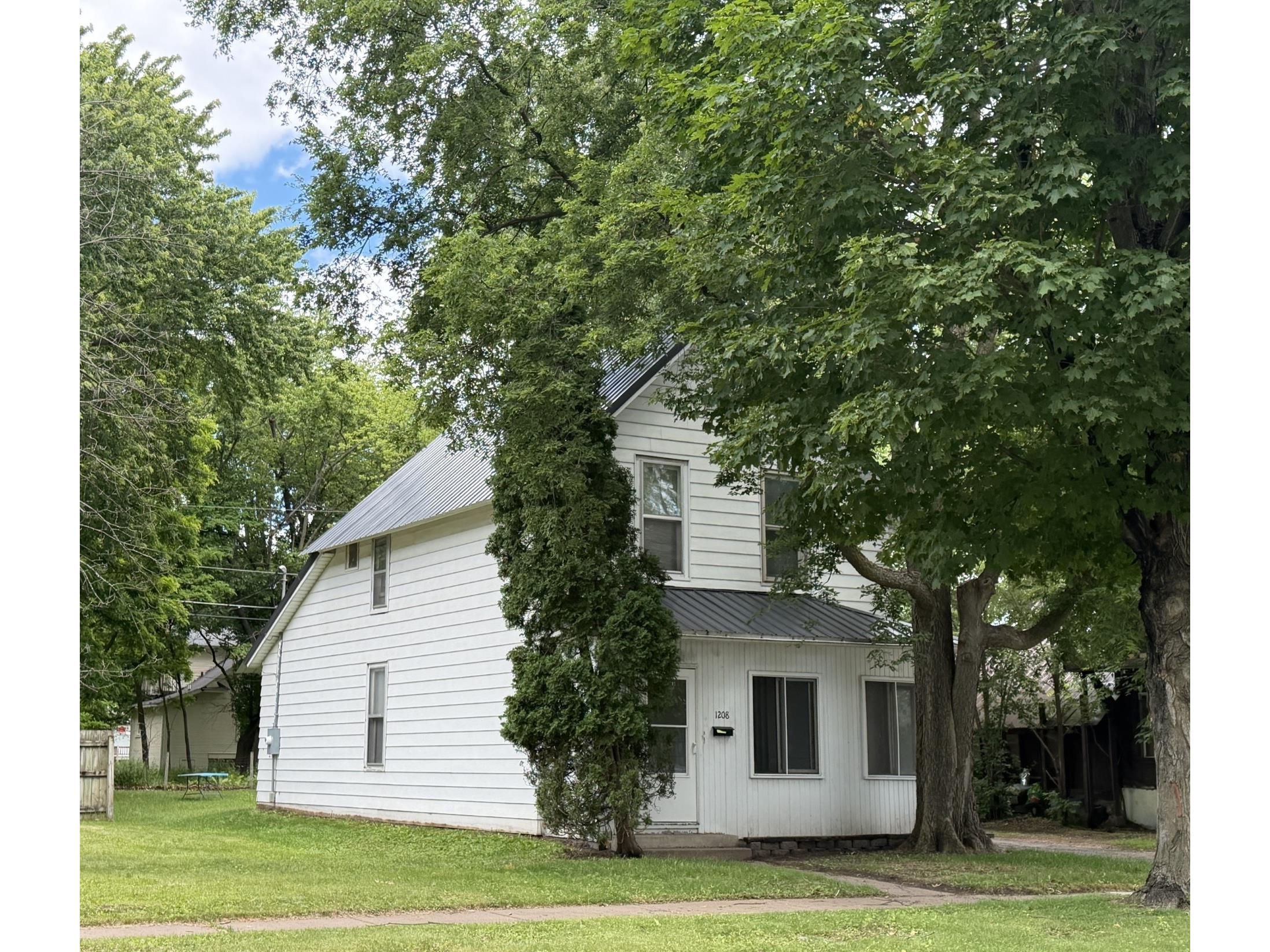 1208 7th Street E Menomonie WI 54751 1602385 image2