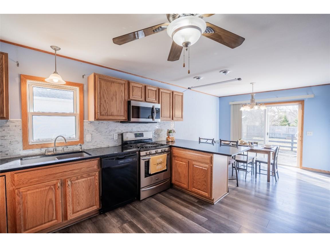 121 W Oak Street Stanley WI 54768 1599346 image11