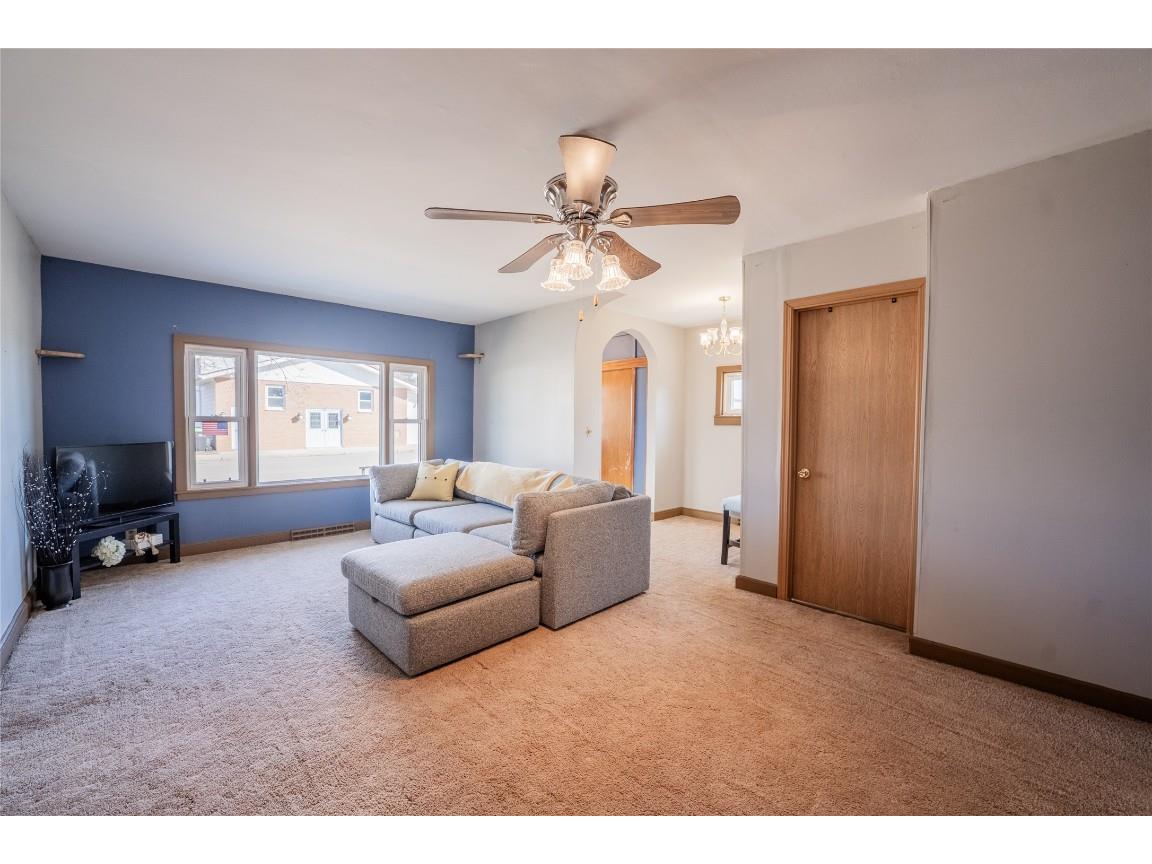 121 W Oak Street Stanley WI 54768 1599346 image8