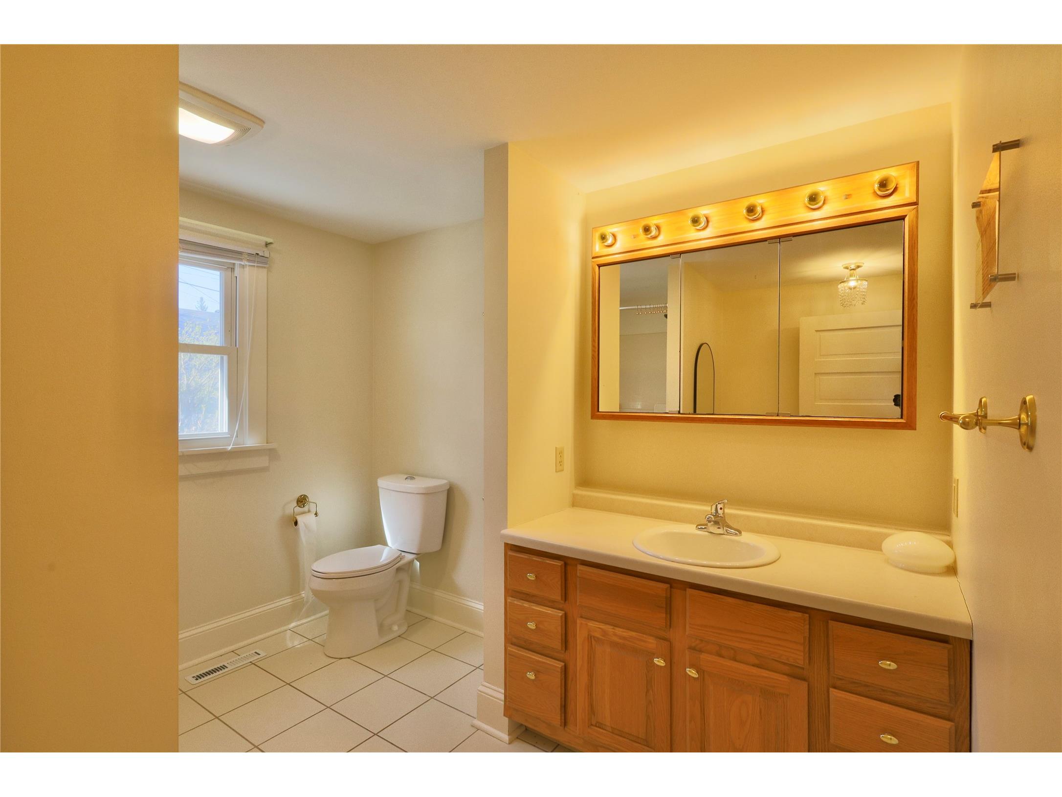 1211 Main Street Eau Claire WI 54701 1600297 image17