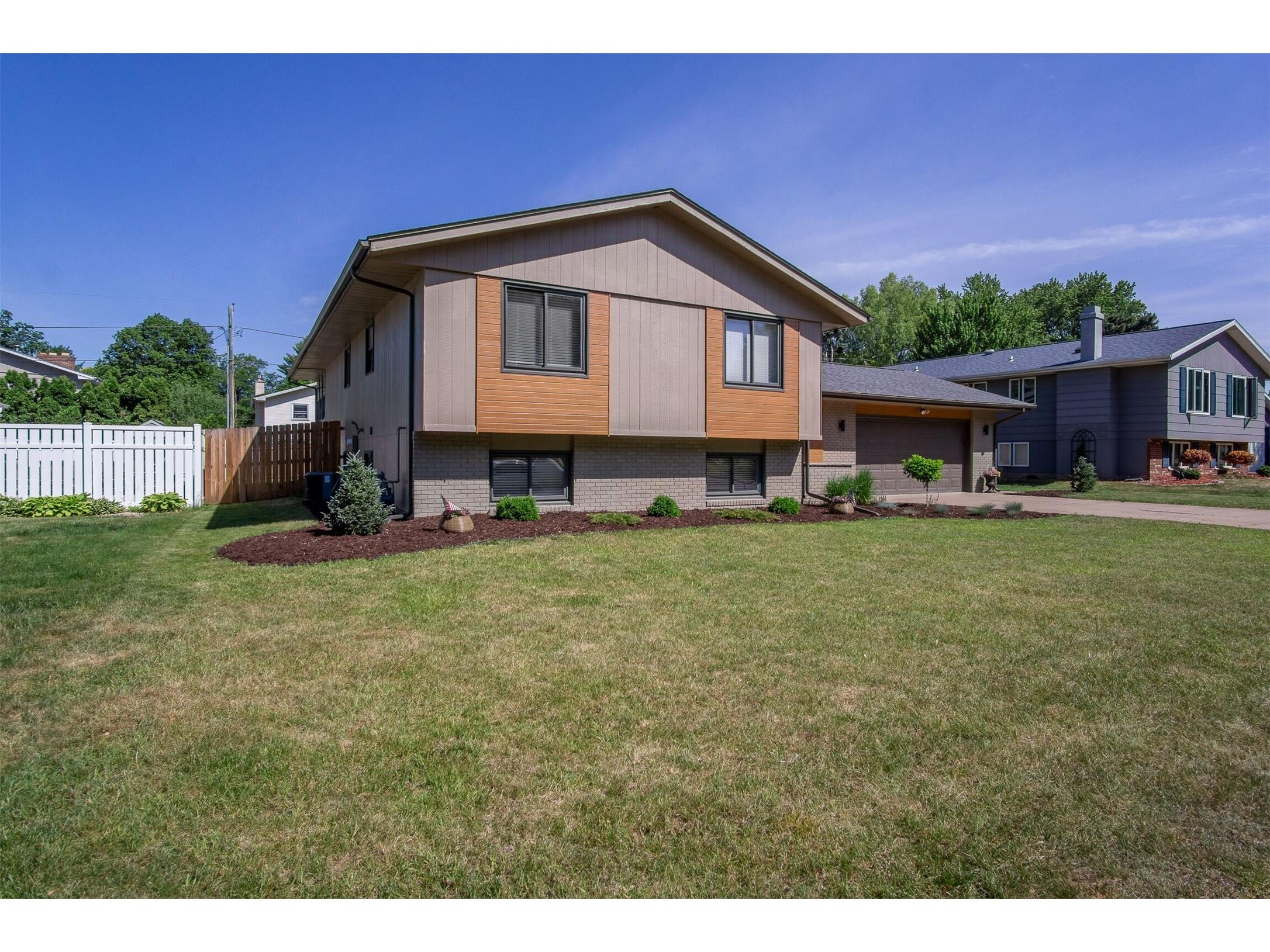 1212 Webster Avenue Eau Claire WI 54701 1601752 image1