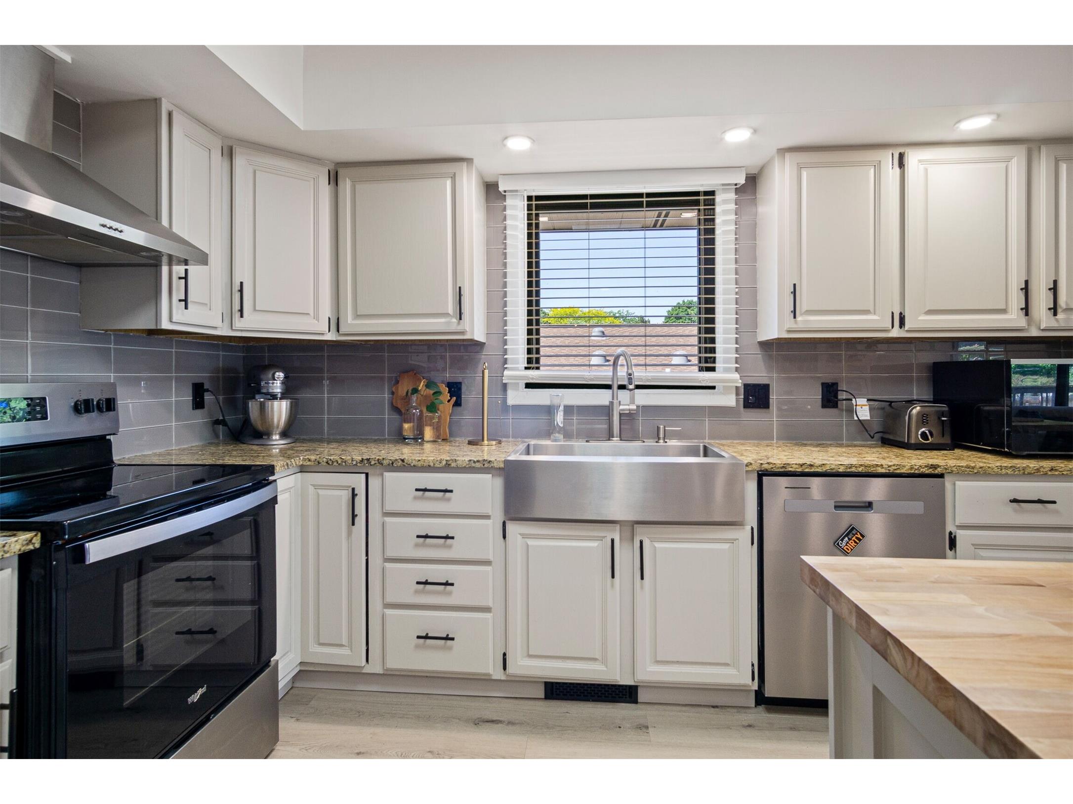 1212 Webster Avenue Eau Claire WI 54701 1601752 image10