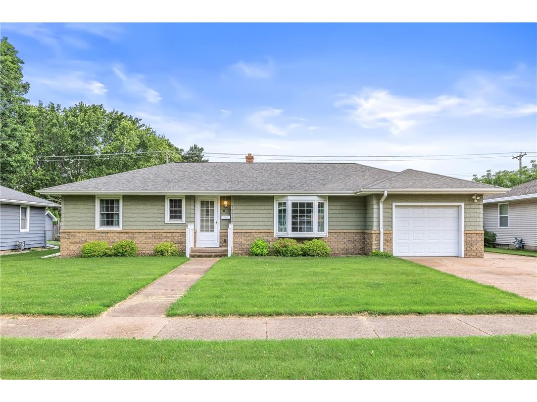 1216 E Lexington Blvd Eau Claire WI 54701 1592751 image1