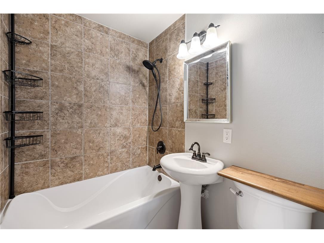 1217 Boulevard Place Eau Claire WI 54703 1597379 image11