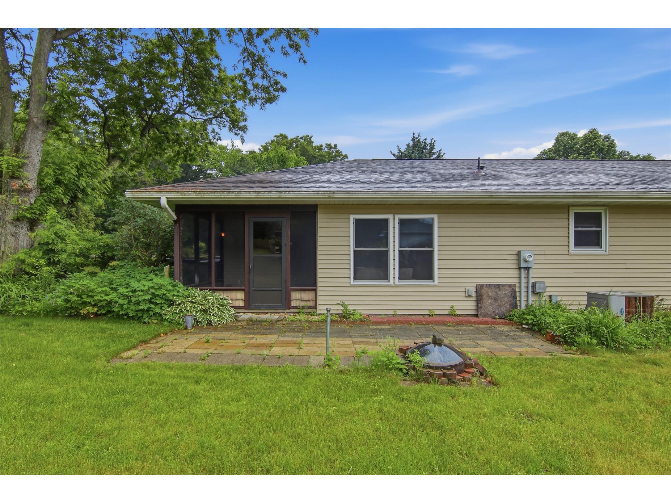1218 Raedel Road Eau Claire WI 54703 1602034 image28