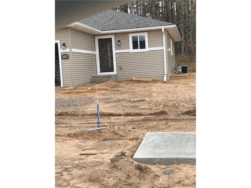 1227 Juniper Pl Juniper Place #12 Eau Claire WI 54703 1581282 image1
