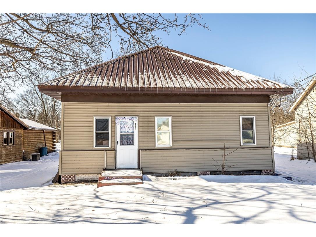 123 S Roosevelt Road Black River Falls WI 54615 1598108 image1