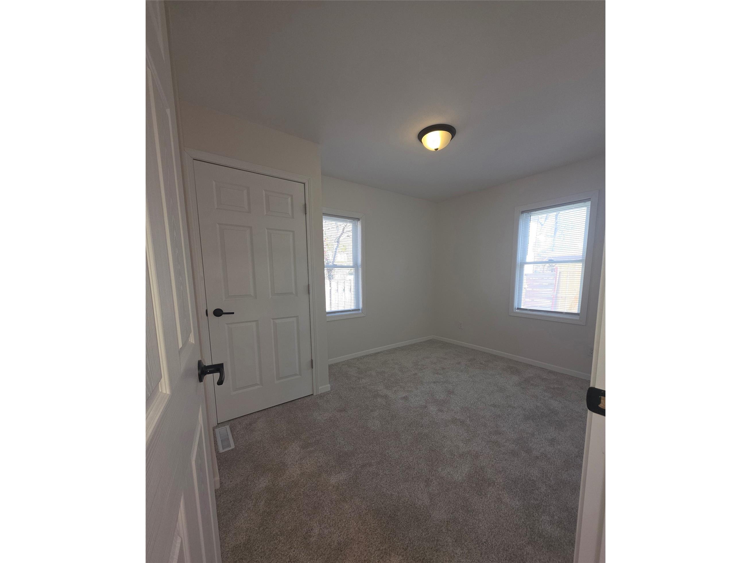 1237 East Avenue S La Crosse WI 54601 1600261 image10