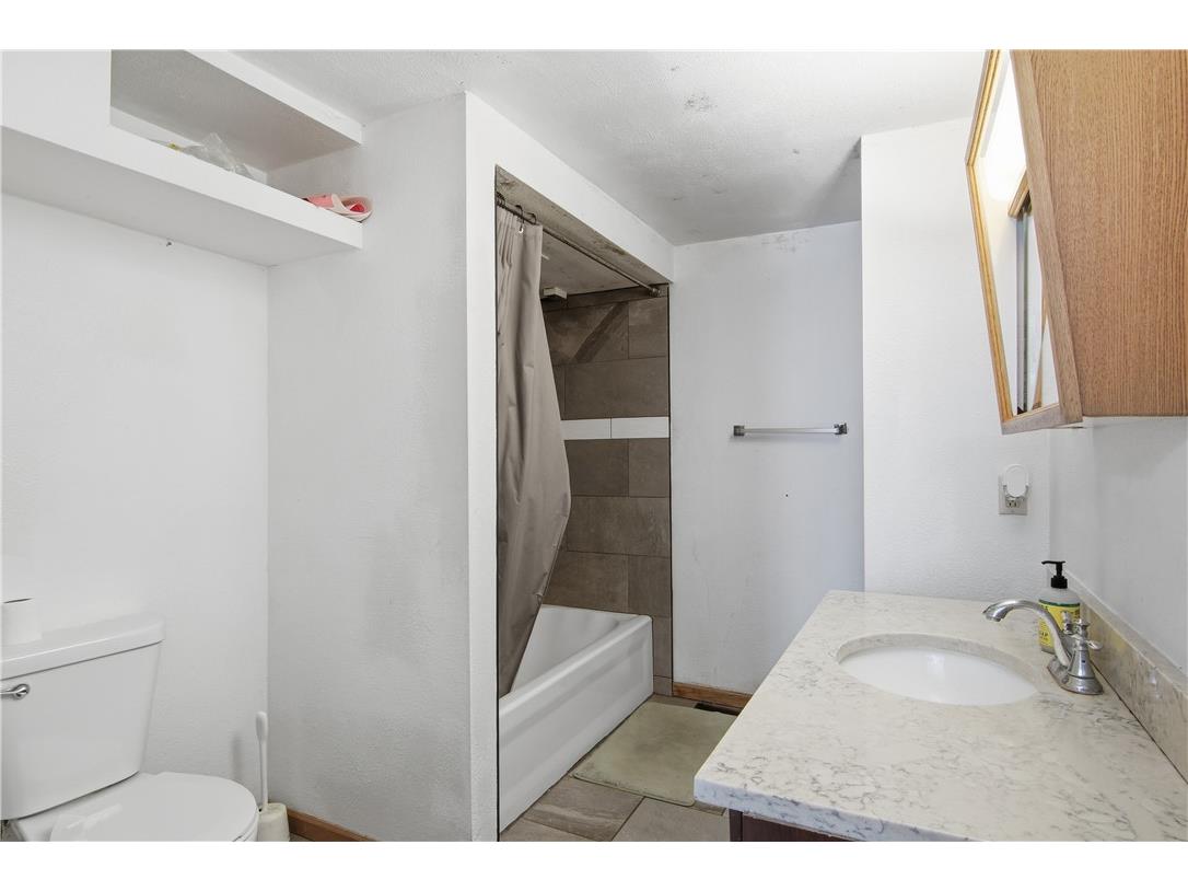 1245 S Farwell Street Eau Claire WI 54701 1597991 image18