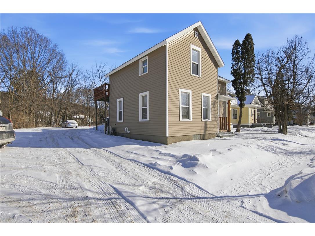 1245 S Farwell Street Eau Claire WI 54701 1597991 image24
