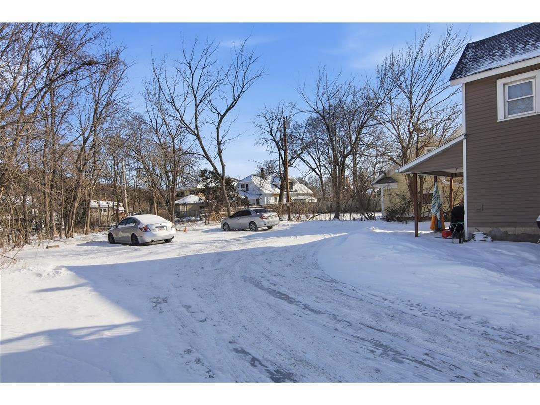 1245 S Farwell Street Eau Claire WI 54701 1597991 image25