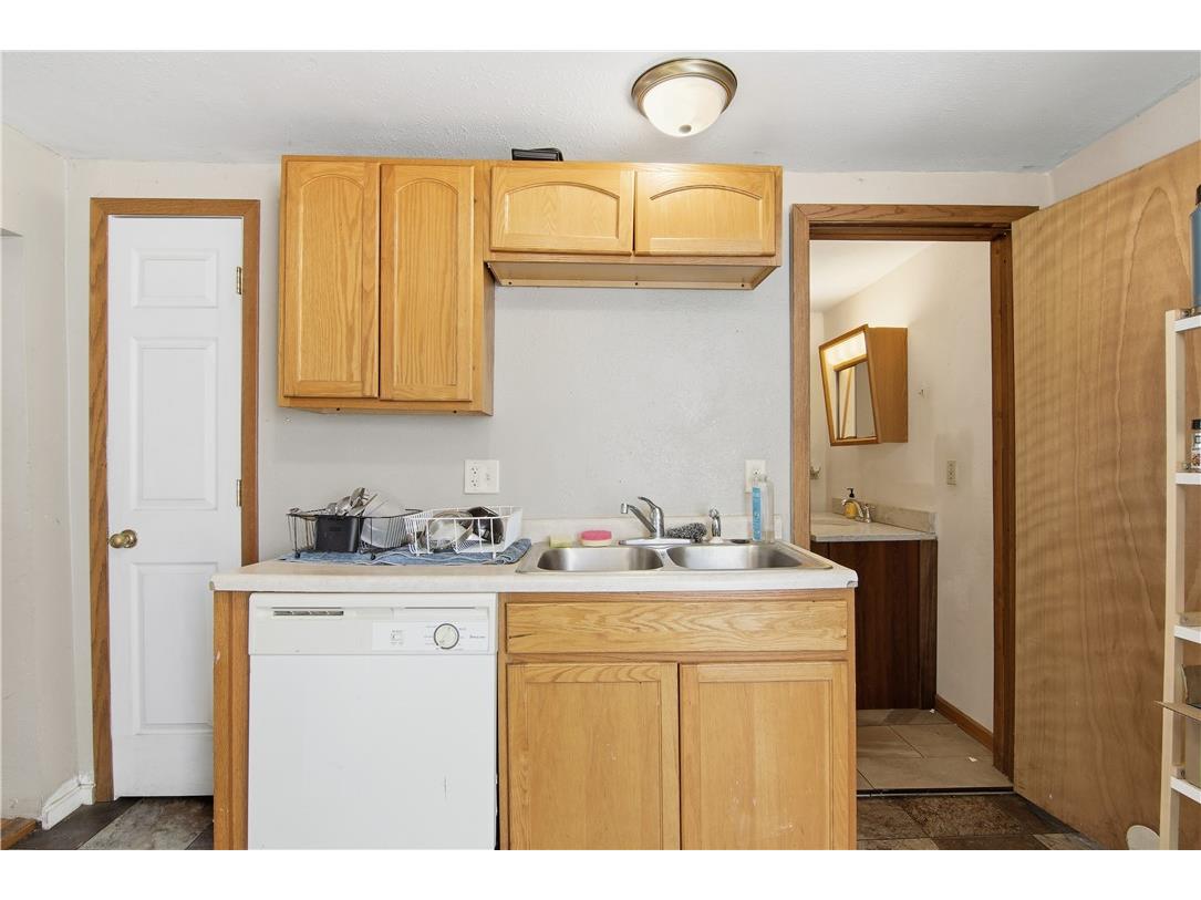 1245 S Farwell Street Eau Claire WI 54701 1597991 image8