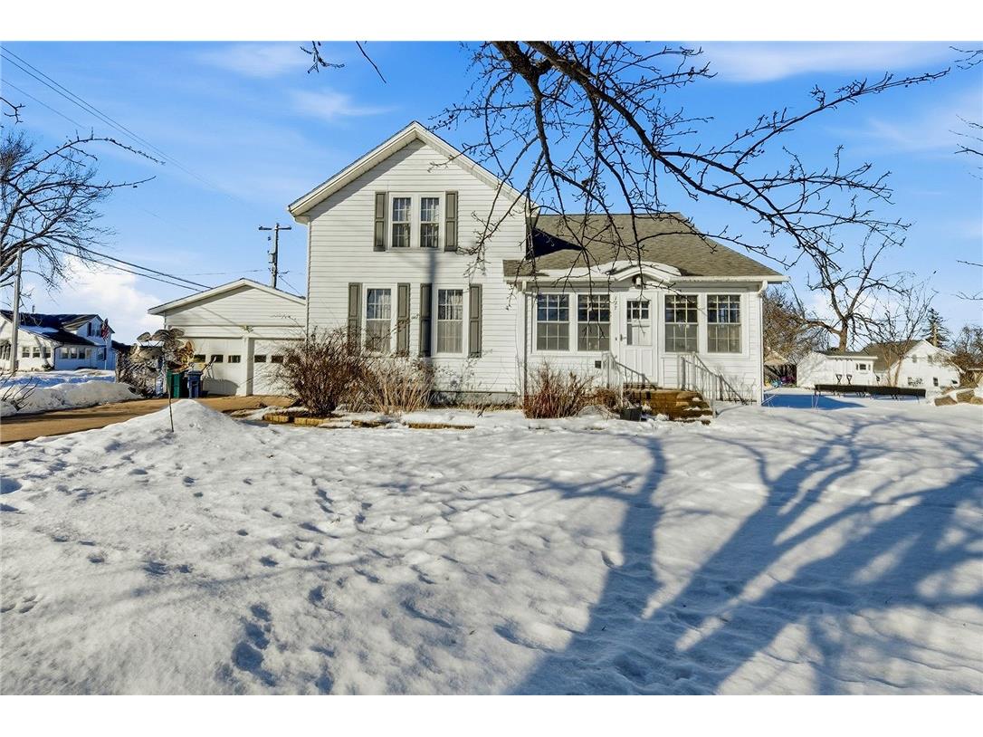127 W Lincoln Avenue Fall Creek WI 54742 1598027 image1