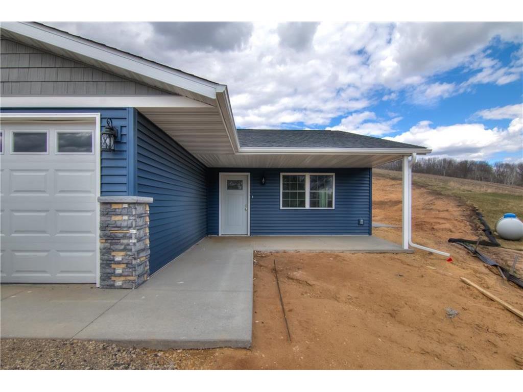128 Fairview Court Menomonie WI 54751 1580981 image1