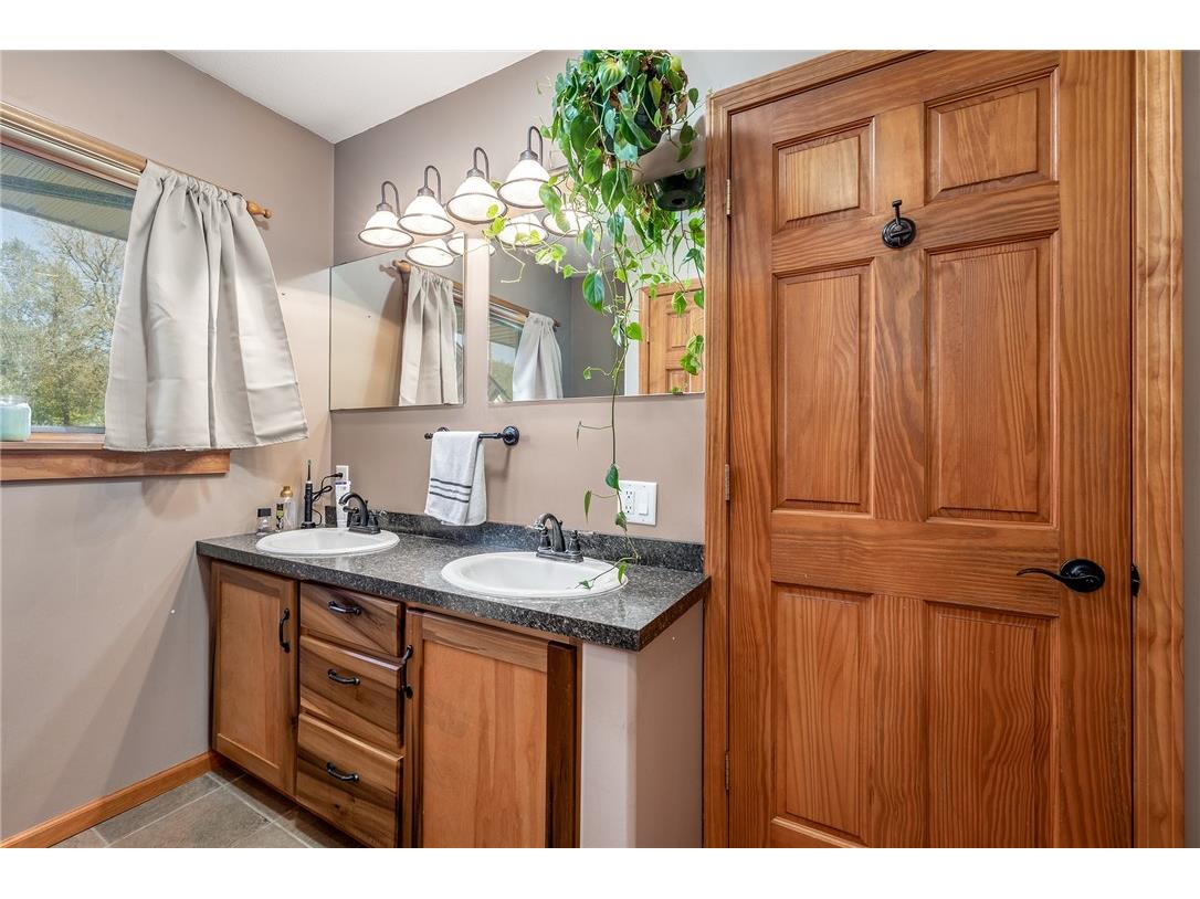 1280 Curtis Street Baldwin WI 54002 1596434 image18