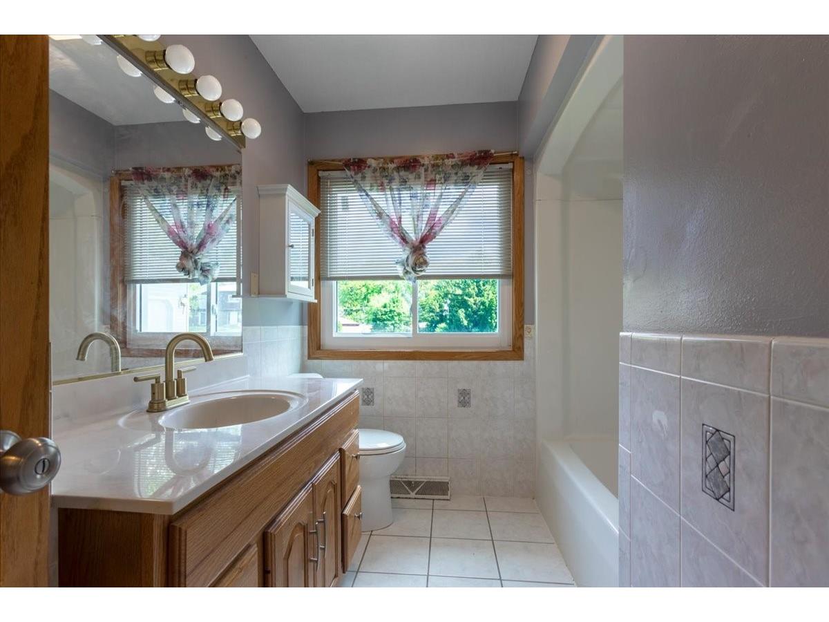 1302 15th Avenue E Menomonie WI 54751 1601251 image23