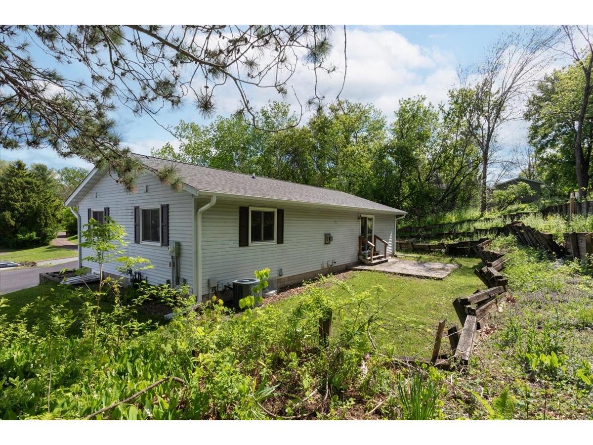 1302 15th Avenue E Menomonie WI 54751 1601251 image3