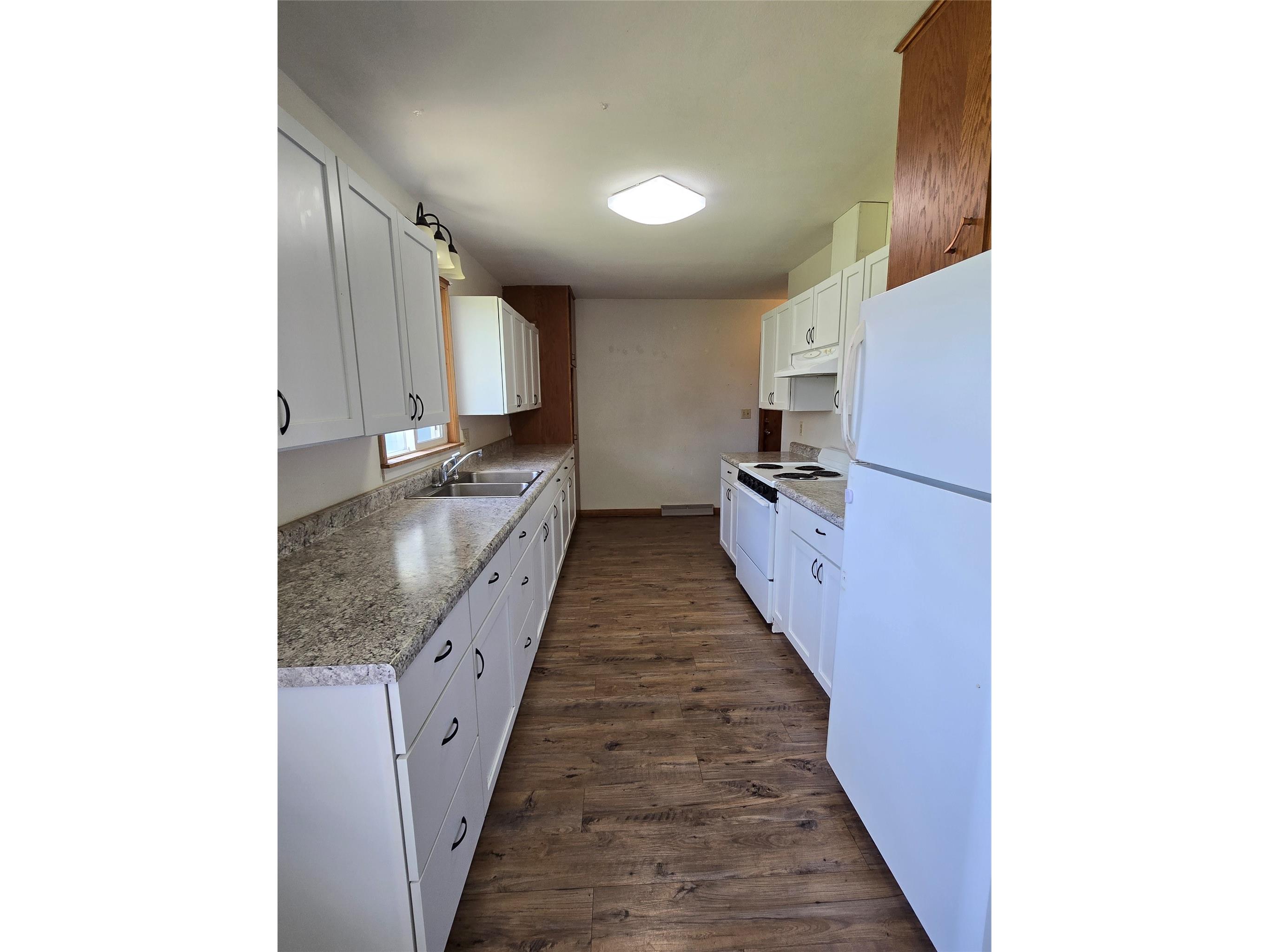 1306 E Division Avenue Barron WI 54812 1601022 image12