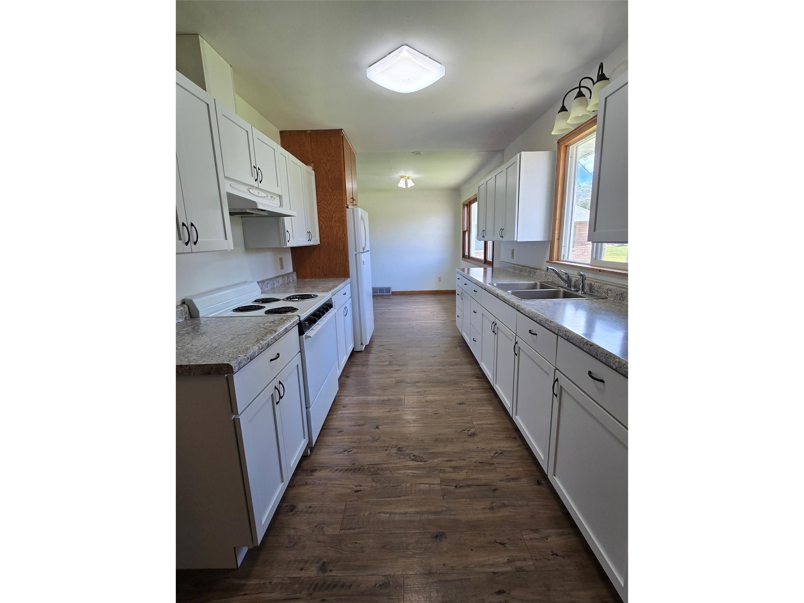 1306 E Division Avenue Barron WI 54812 1601022 image15
