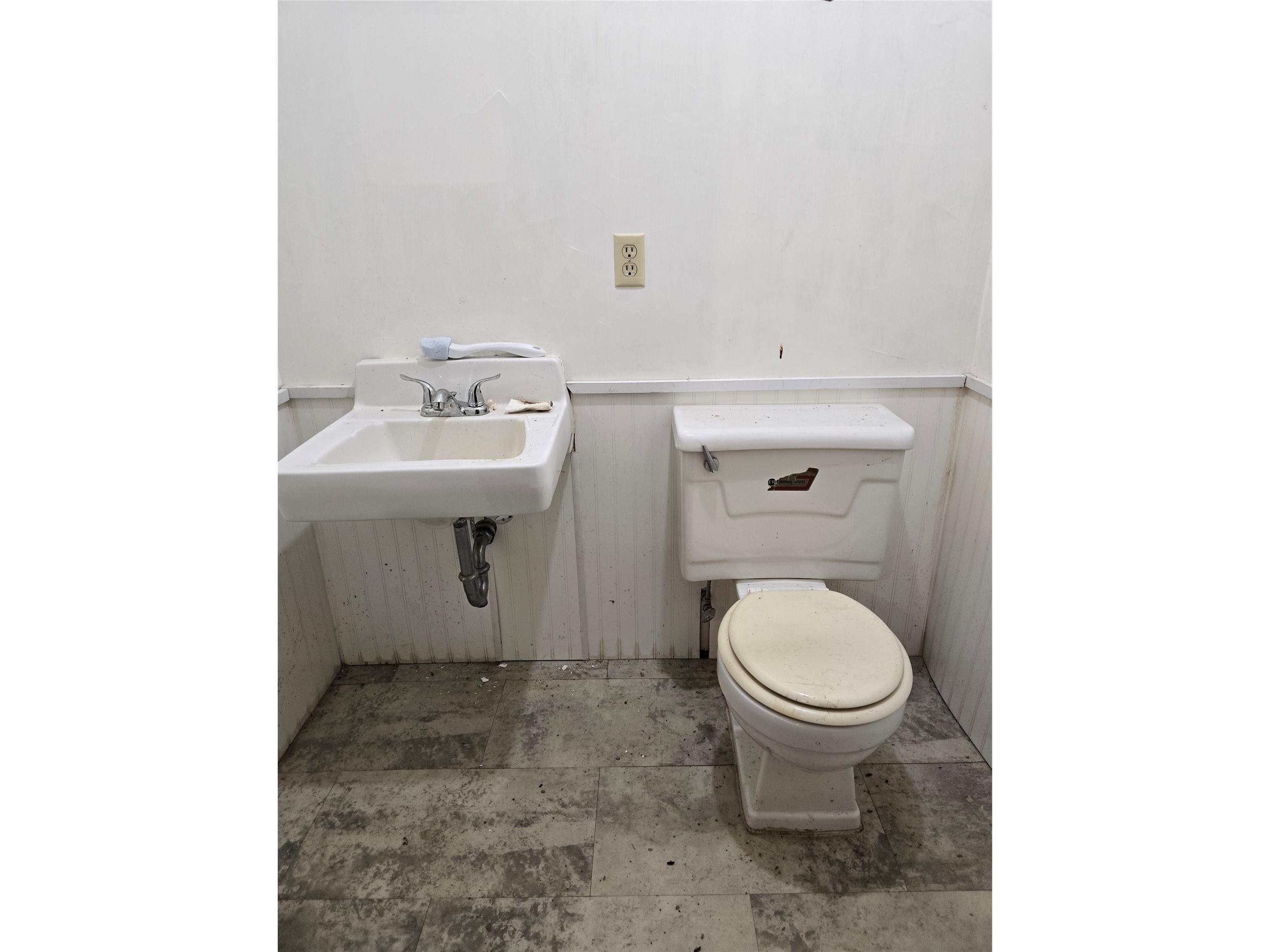 1306 E Division Avenue Barron WI 54812 1601022 image25