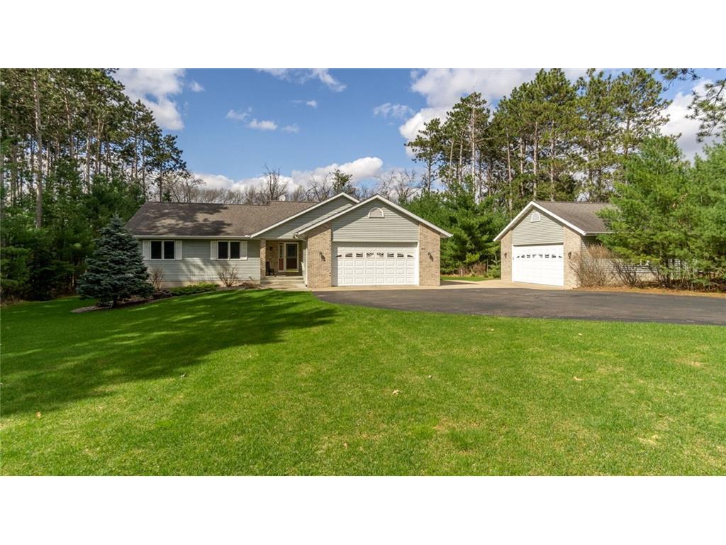 1309 Red Pine Drive, Eau Claire, WI 54701 MLS 1572653 Edina Realty