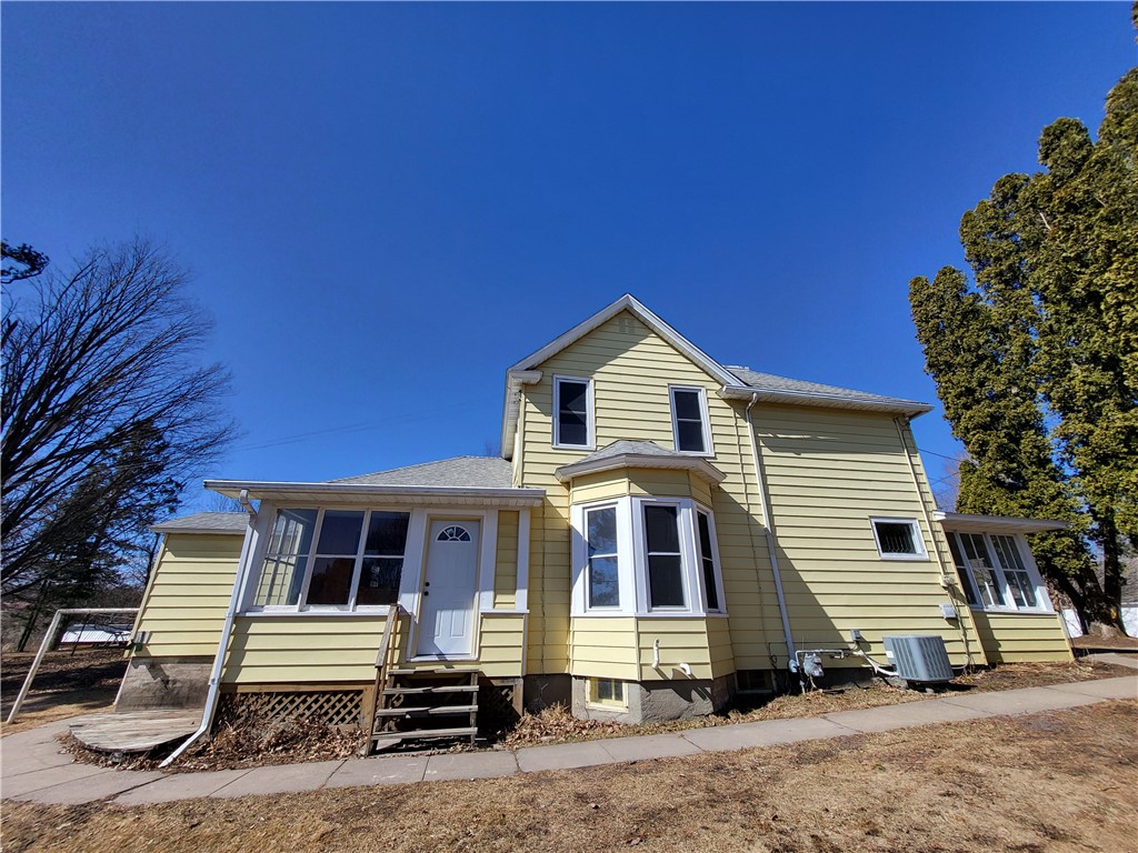 1315 Webb Street Cumberland WI 54829 1589755 image1
