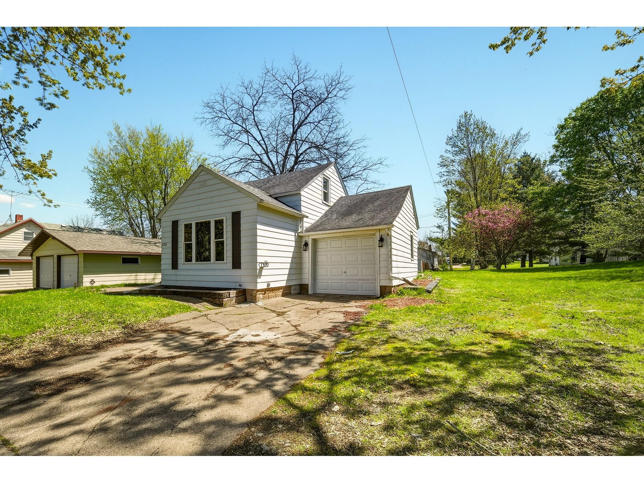 132 N Jackson Street Boyd WI 54726 1600882 image3