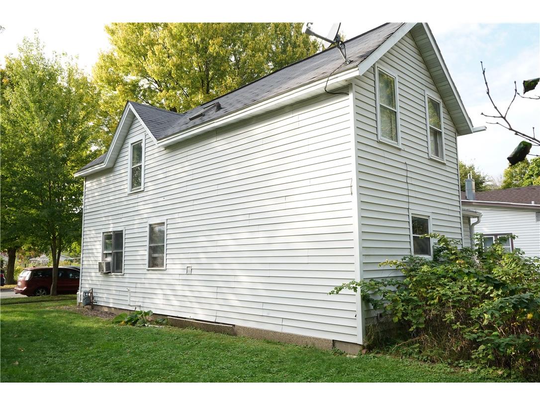 1320 Douglas Street Menomonie WI 54751 1596054 image5