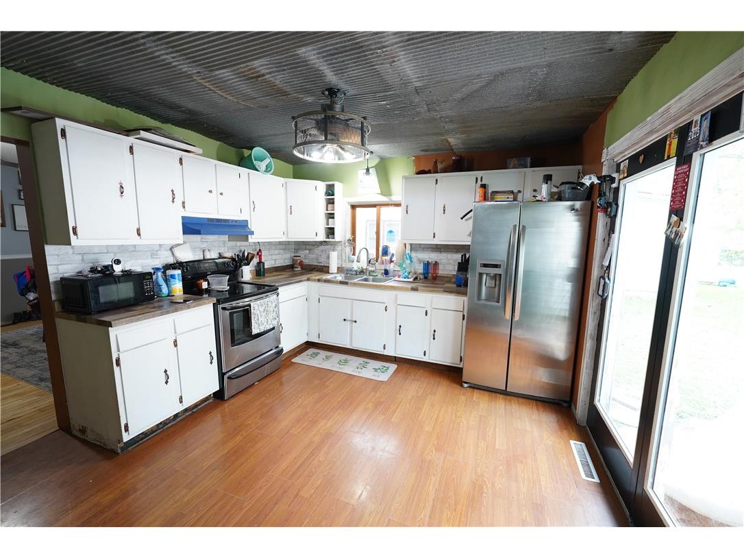 1320 Douglas Street Menomonie WI 54751 1596054 image6