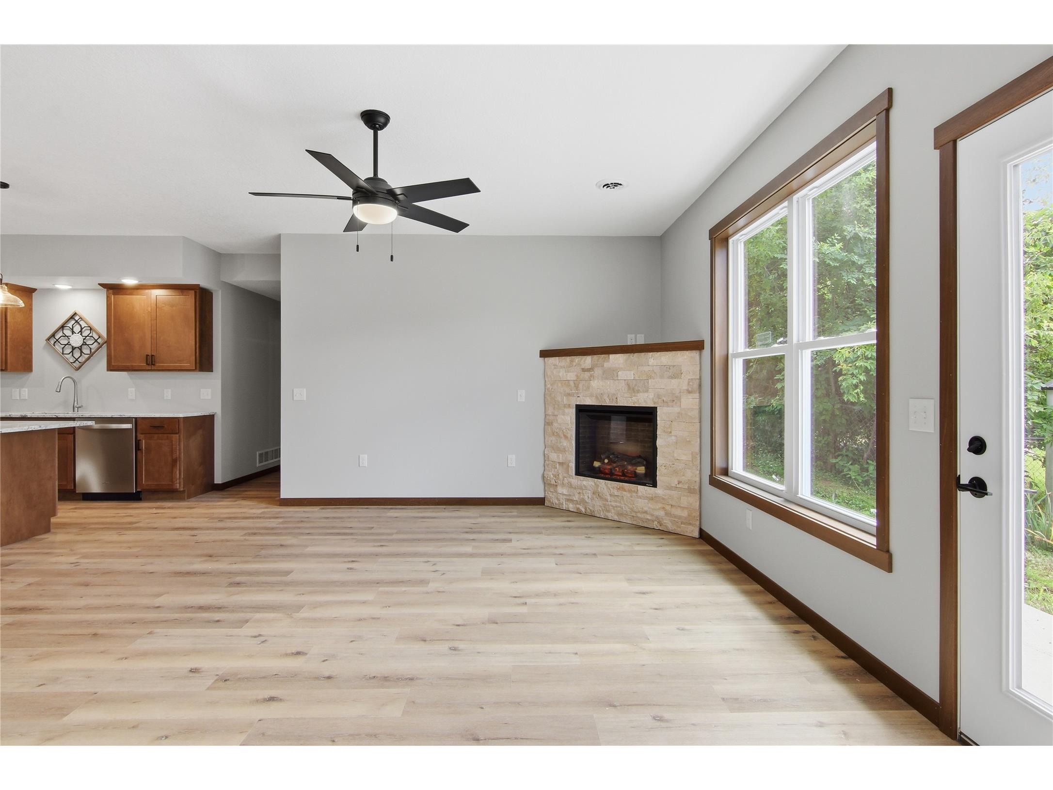 1321 Carpenter Avenue Eau Claire WI 54703 1602671 image3