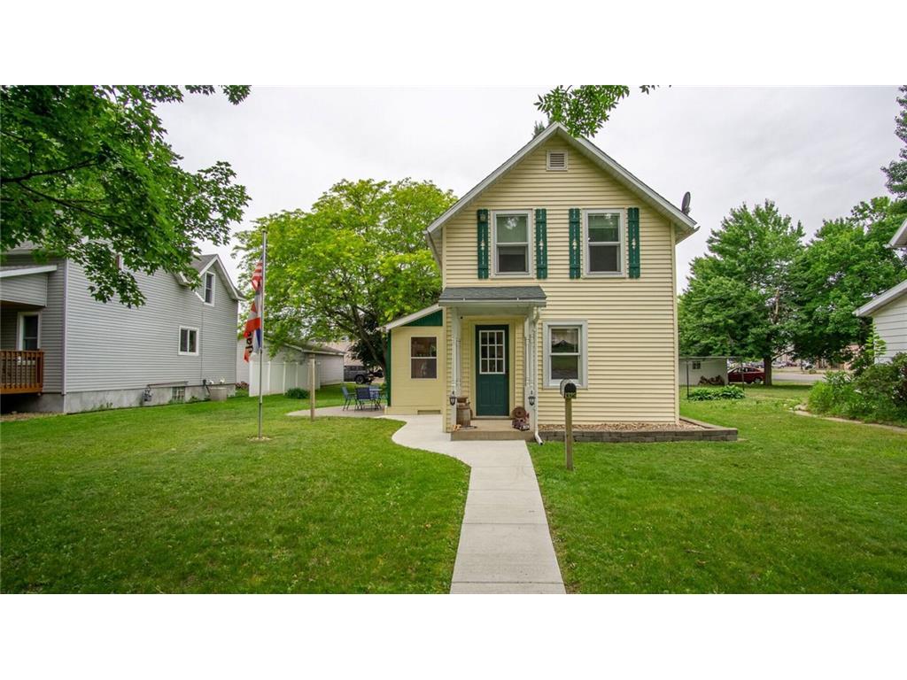 1325 Stout Street NE Menomonie WI 54751 1579975 image1