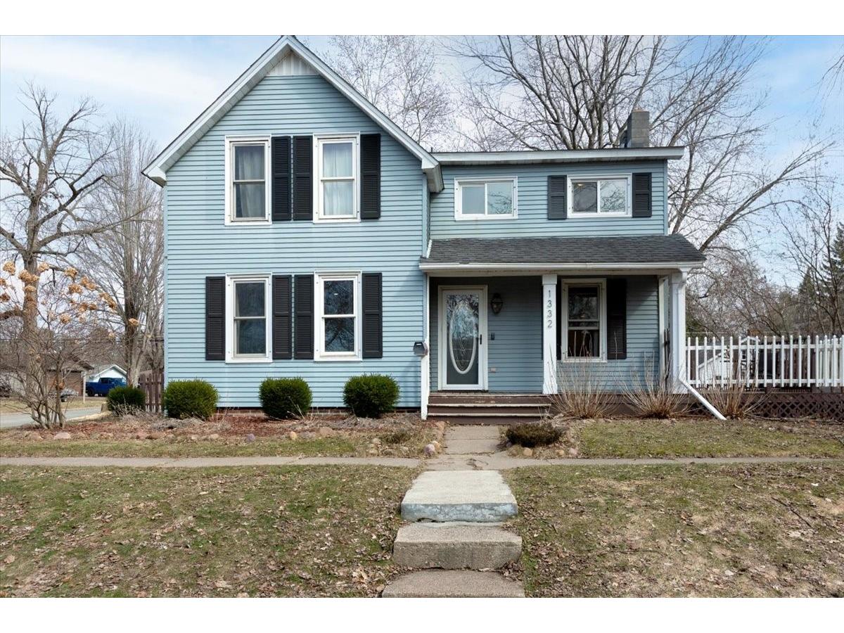 1332 Knapp Street NE Menomonie WI 54751 1599390 image1