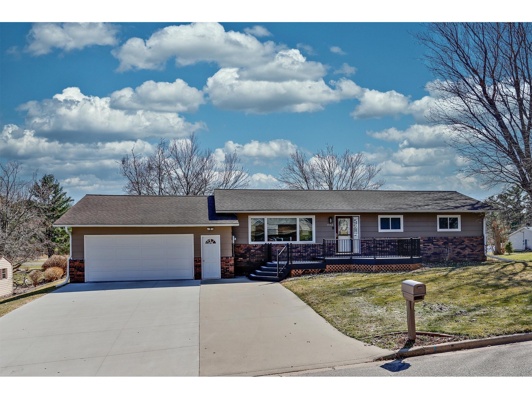 1352 Van Buren Street Black River Falls WI 54615 1599320 image1