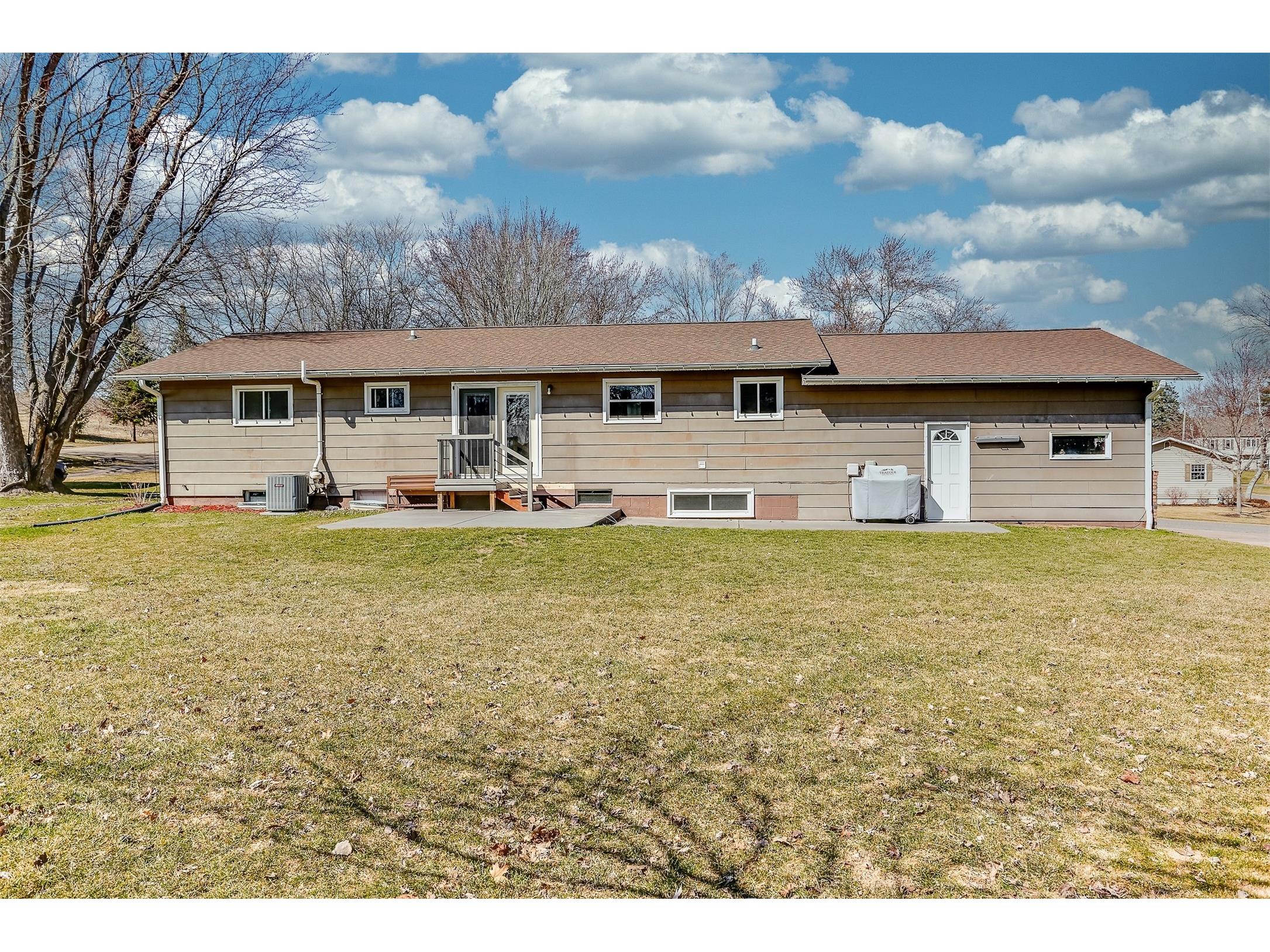 1352 Van Buren Street Black River Falls WI 54615 1599320 image5