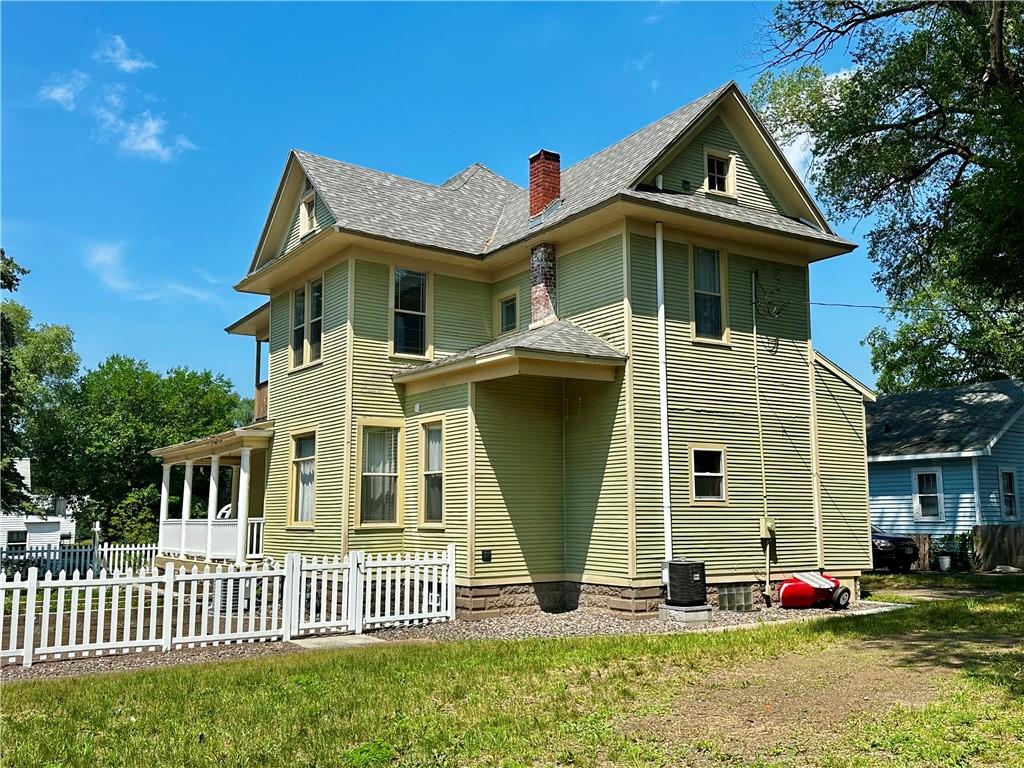 1403 Omaha Street, Eau Claire, WI 54703 MLS 1573988 Edina Realty