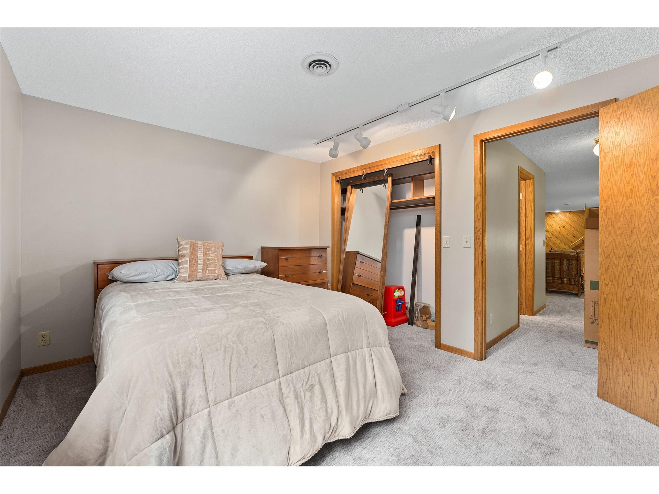 1409 Menomonie Street Eau Claire WI 54703 1601928 image30