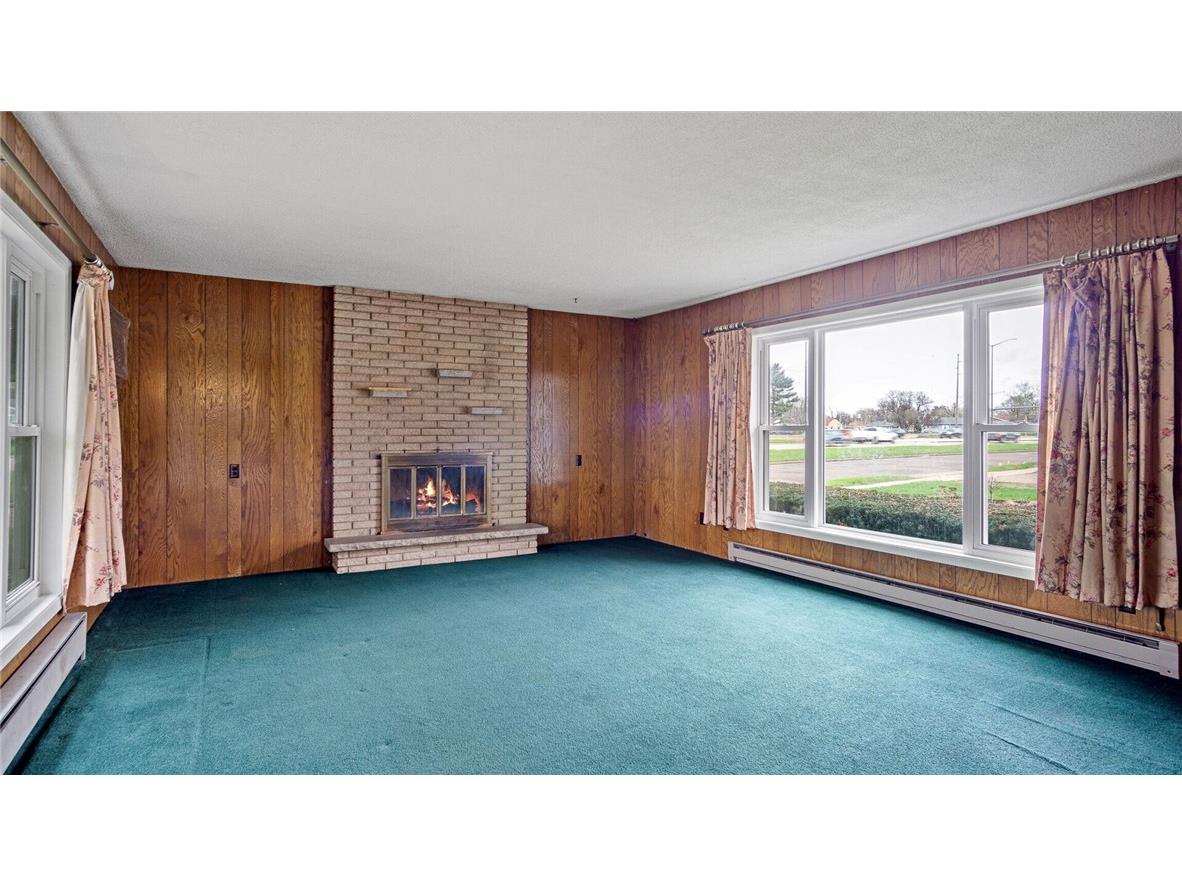 1413 E Clairemont Avenue Eau Claire WI 54701 1591062 image10