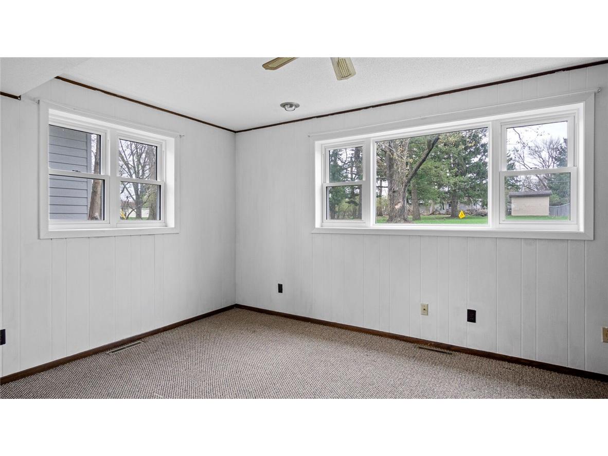 1413 E Clairemont Avenue Eau Claire WI 54701 1591062 image25