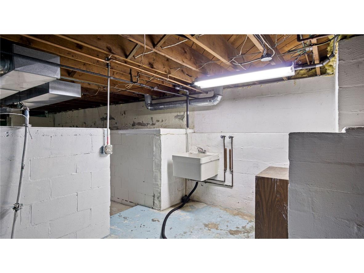 1413 E Clairemont Avenue Eau Claire WI 54701 1591062 image31