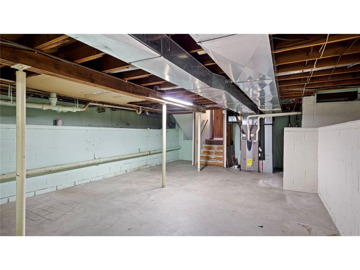 1413 E Clairemont Avenue Eau Claire WI 54701 1591062 image32